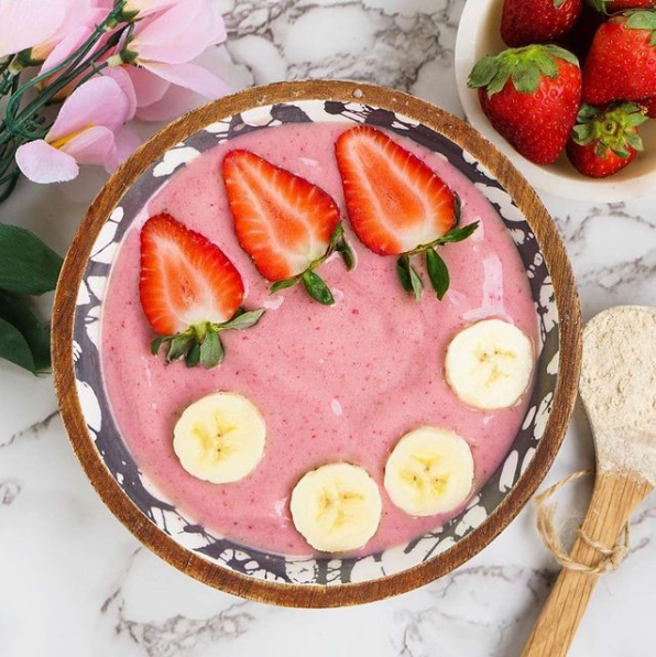 Strawberry Banana Smoothie Bowl